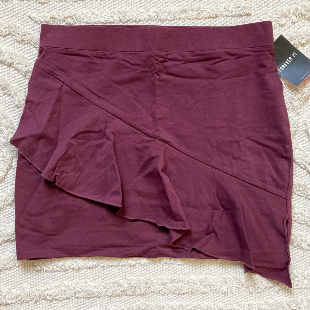 Burgundy mini skirt with ruffle
